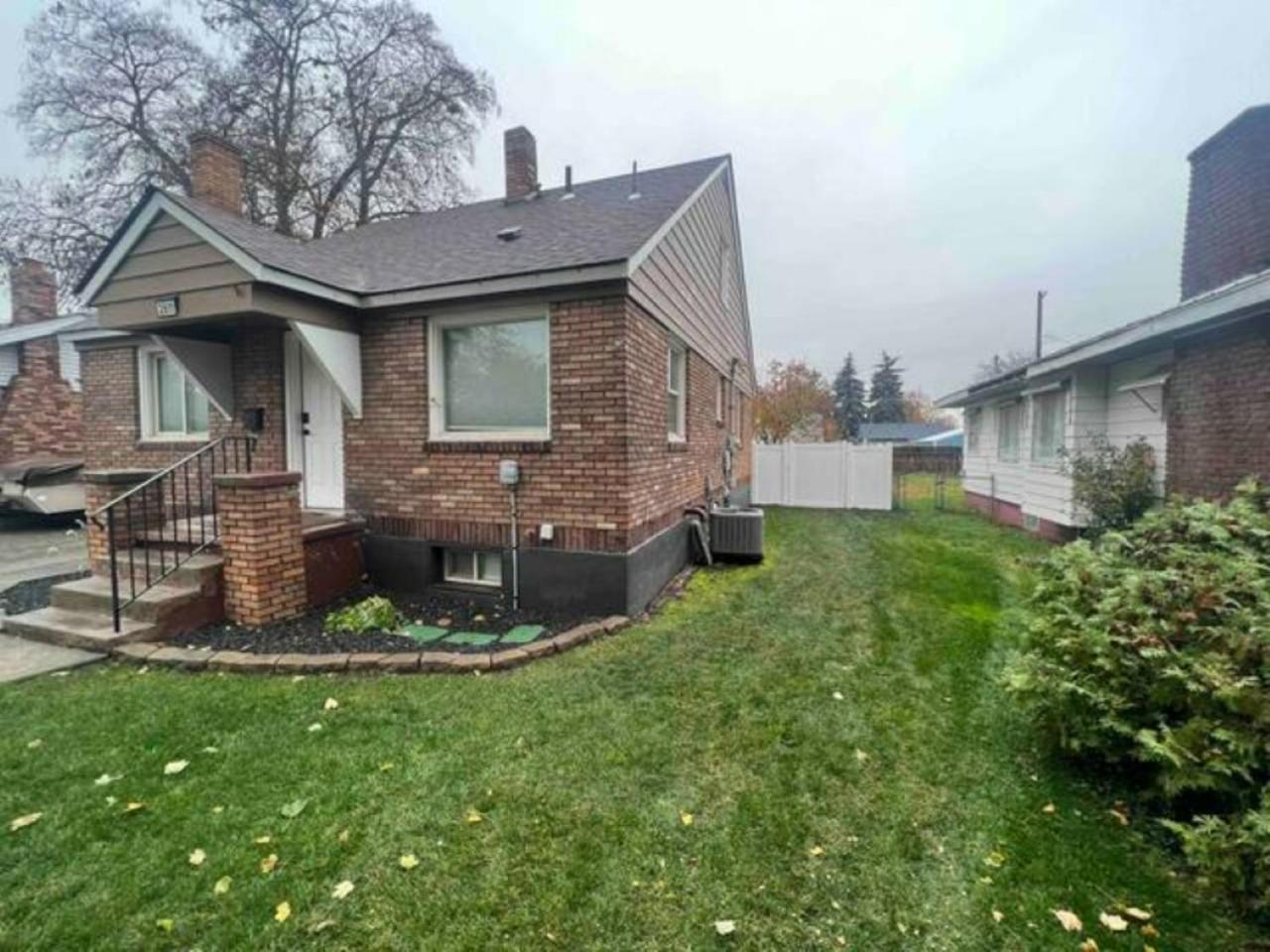 Holiday home Charming Brick With Bonus Space & Foosball Spokane