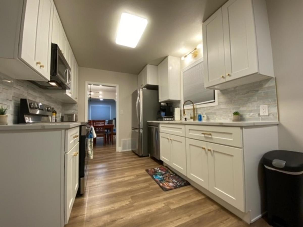 Charming Brick With Bonus Space & Foosball Hébergement de vacances *