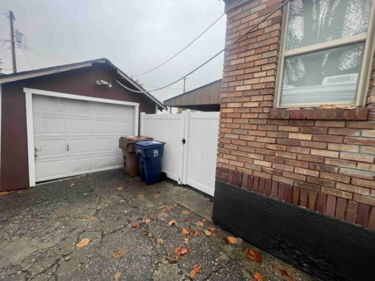 Charming Brick With Bonus Space & Foosball *